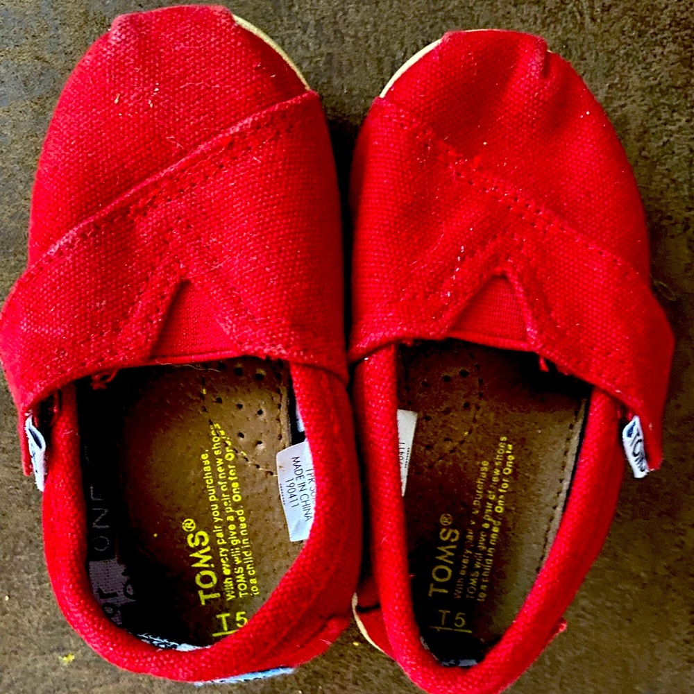 Tom’s baby shoes